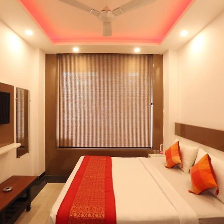Green Plaza At Airport Hotel New Delhi Exterior foto