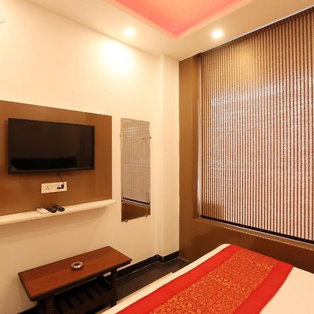 Green Plaza At Airport Hotel New Delhi Exterior foto