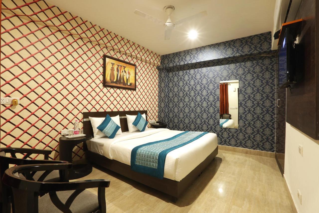 Green Plaza At Airport Hotel New Delhi Exterior foto