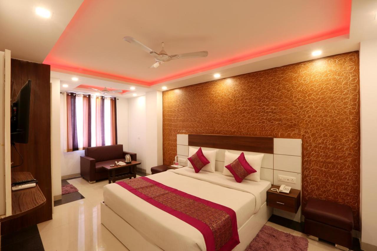Green Plaza At Airport Hotel New Delhi Exterior foto
