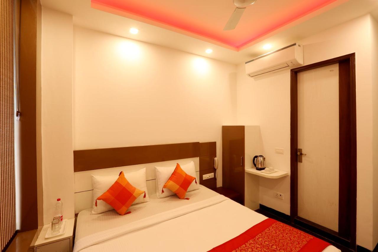 Green Plaza At Airport Hotel New Delhi Exterior foto