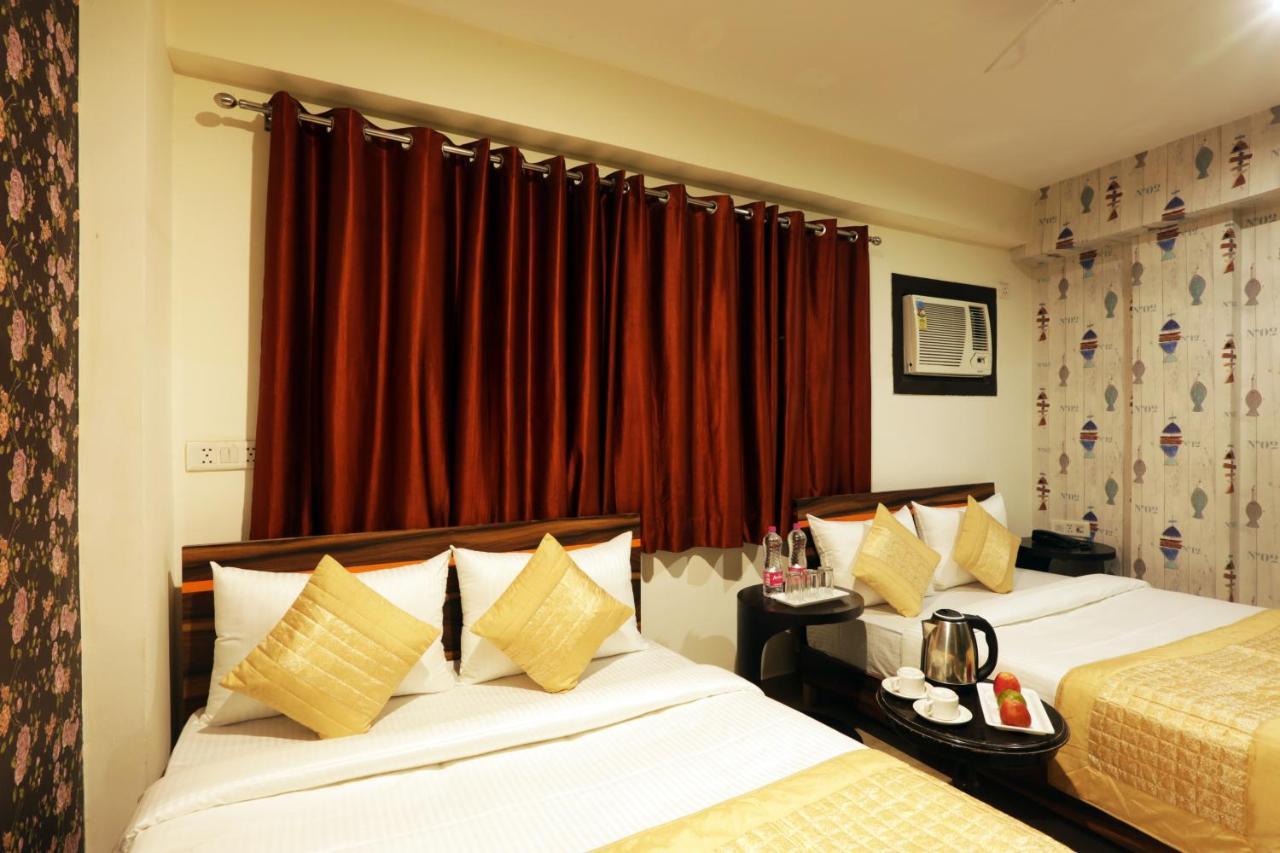 Green Plaza At Airport Hotel New Delhi Exterior foto