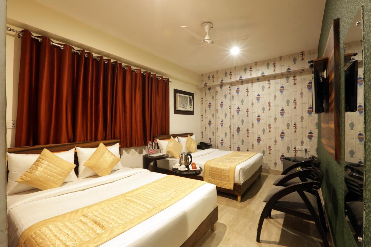 Green Plaza At Airport Hotel New Delhi Exterior foto