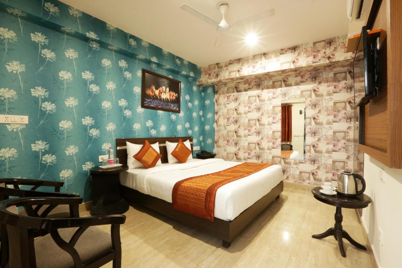 Green Plaza At Airport Hotel New Delhi Exterior foto